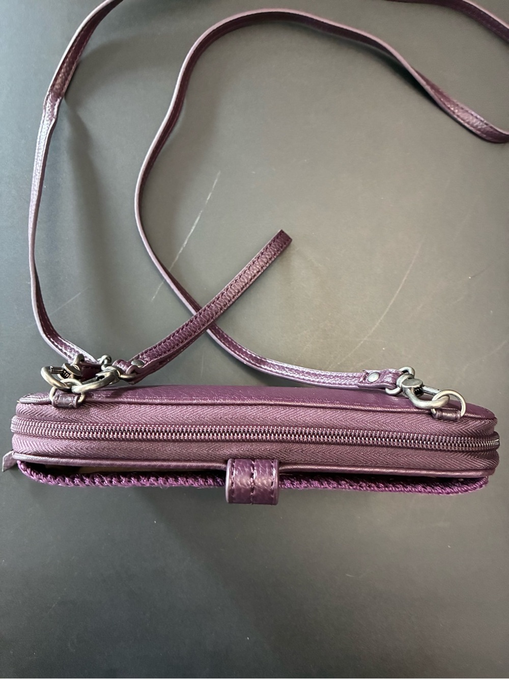The Sak Iris Crossbody Wallet Wristlet Clutch Cellphone Purse Leather Purple - Picture 4 of 15